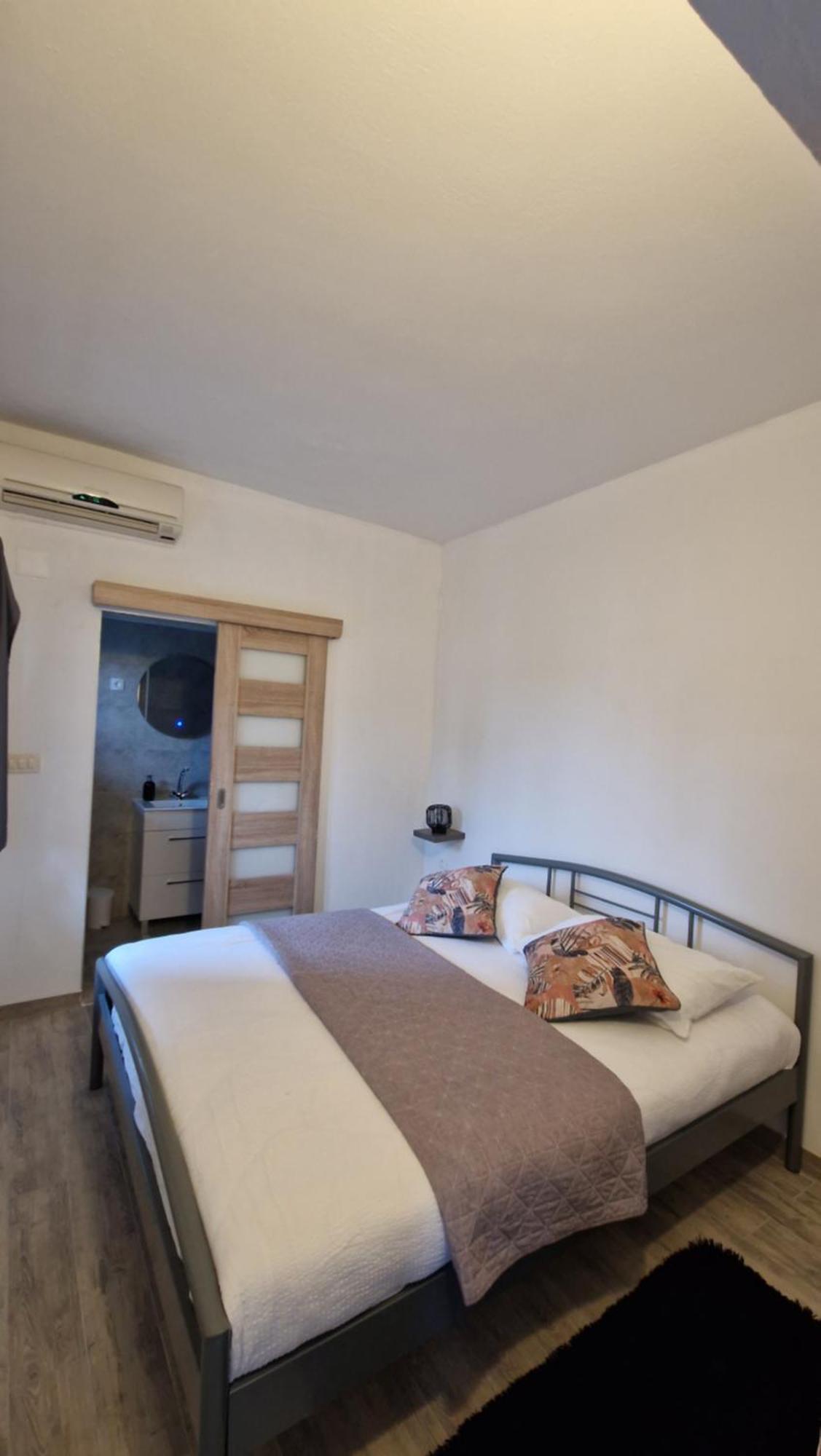 Apartment Dobric Kastel Stafilic