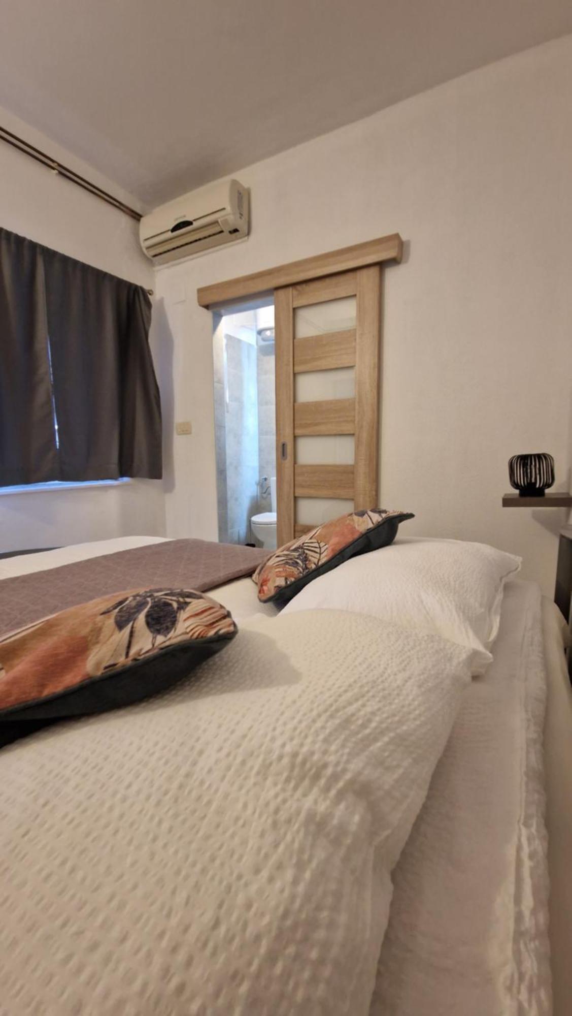 Dobric Apartment Kastel Stafilic