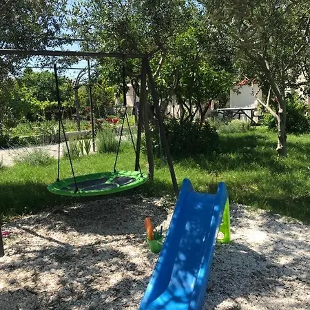Apartman Dobric Kaštel Štafilić Exterior foto