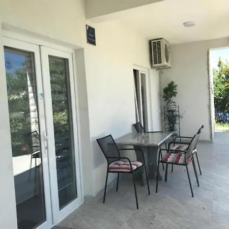Apartman Dobric Kaštel Štafilić Exterior foto